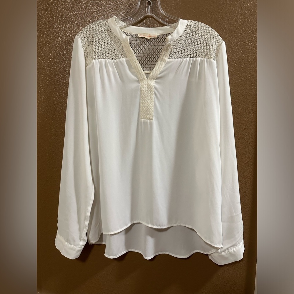 Creative Commune Rondut Split Neck Blouse. White/cream. Medium. - Picture 5 of 11